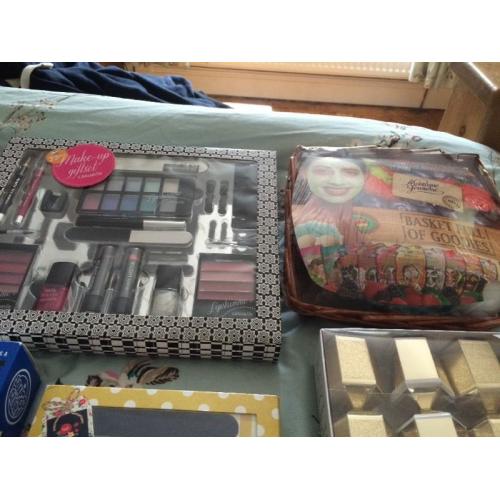 Gift set bundle/lot