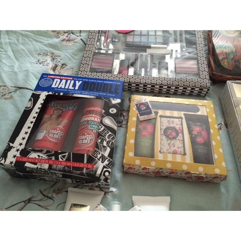Gift set bundle/lot
