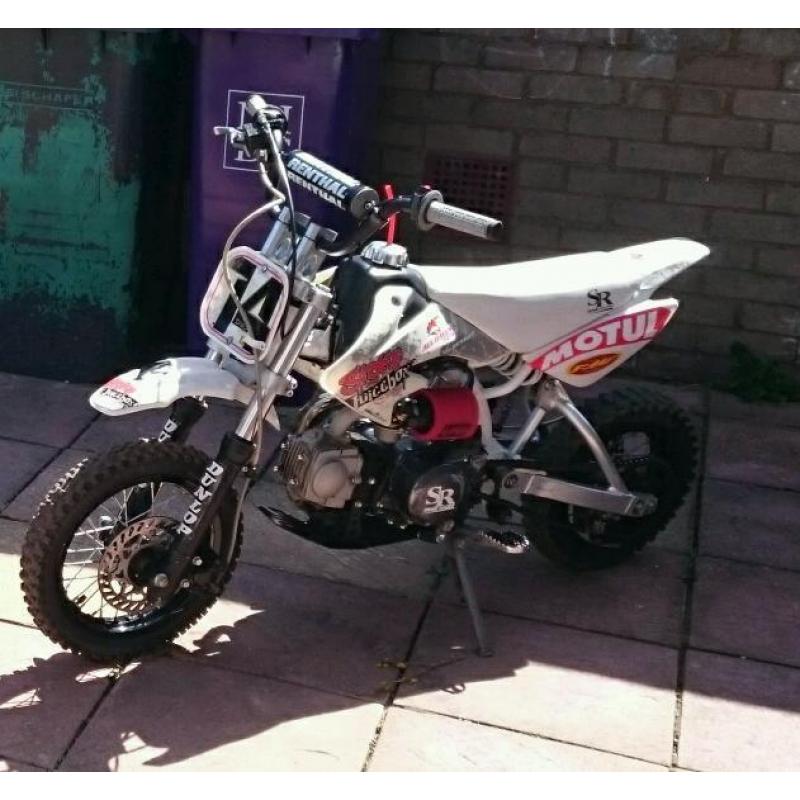 Pit bike
