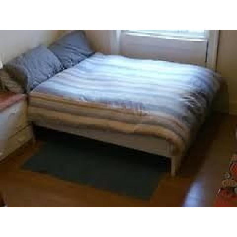 LOVELY DOUBLE ROOM MINUTES FROM BERMONDSEY STATION