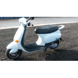 Vespa et2 50cc scooter