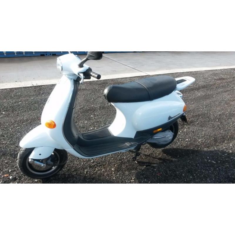 Vespa et2 50cc scooter