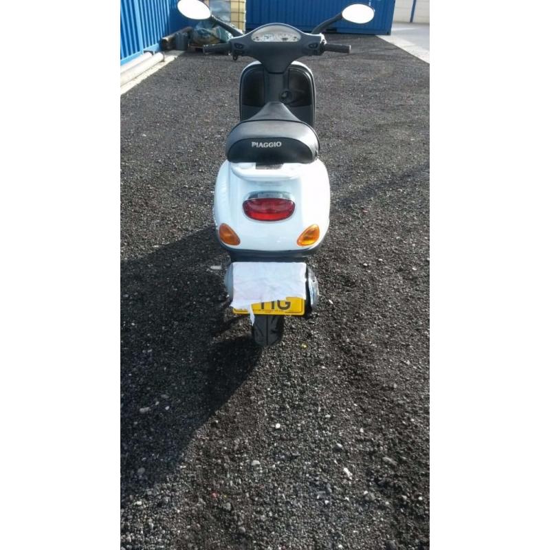 Vespa et2 50cc scooter