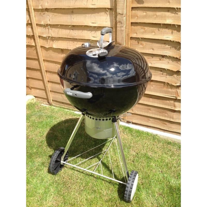 Weber 57cm "One Touch" Charcoal Kettle Barbecue.
