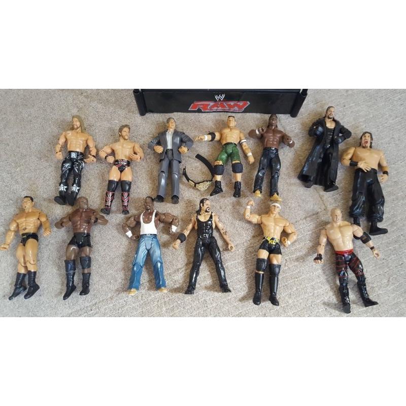 Wrestling figures and ring
