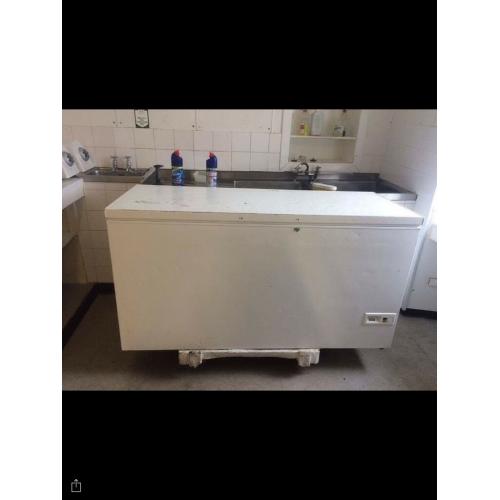 5ft x 4ft Chest Freezer