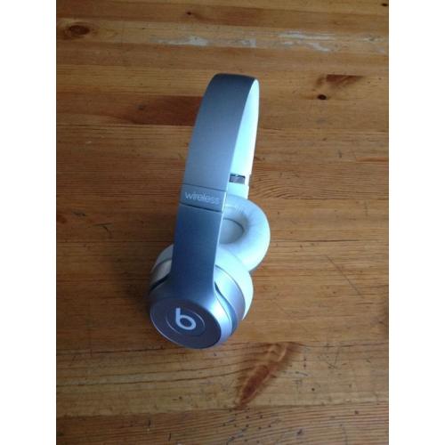 Beats solo 2 wireless Silver