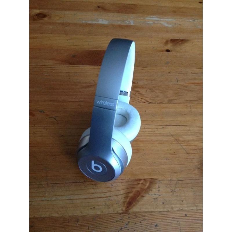 Beats solo 2 wireless Silver