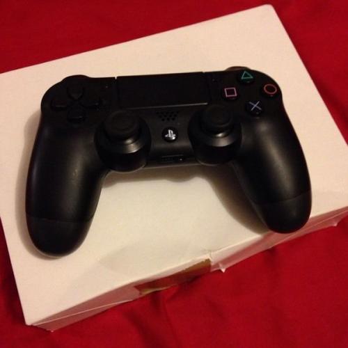 PS4 controller