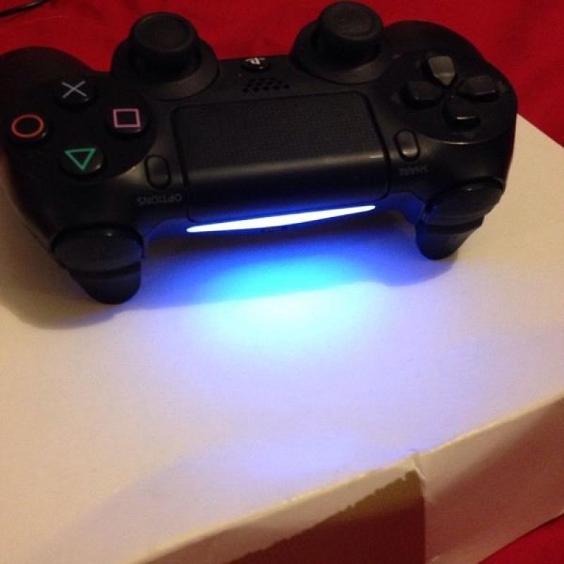 PS4 controller