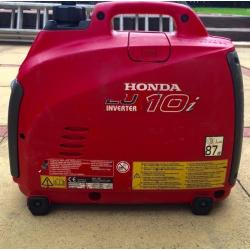 Honda eu10i suitcase generator 3 years old hardly used
