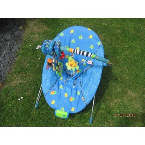 BRIGHT START VIBRATING BABY BOUNCER