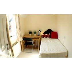 Viburnum Rd, Almondsbury - Good location for Aztec West and M4/M5, smart rooms to rent