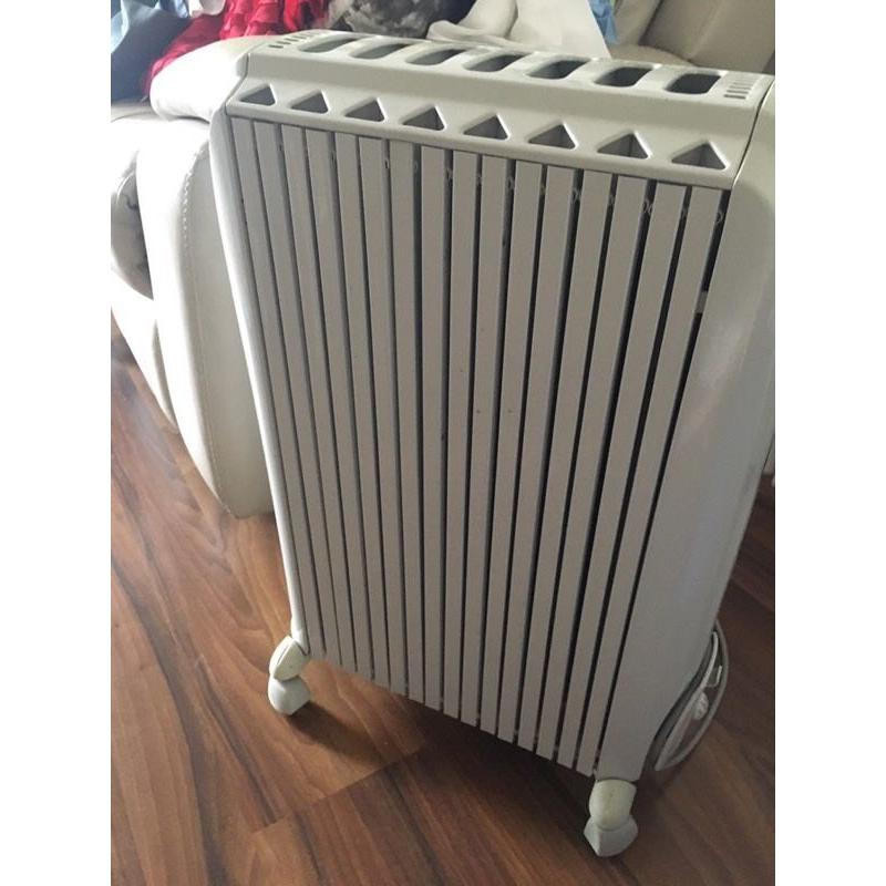 DeLonghi TRD1230ER Dragon Climate Control Oil Filled Radiator
