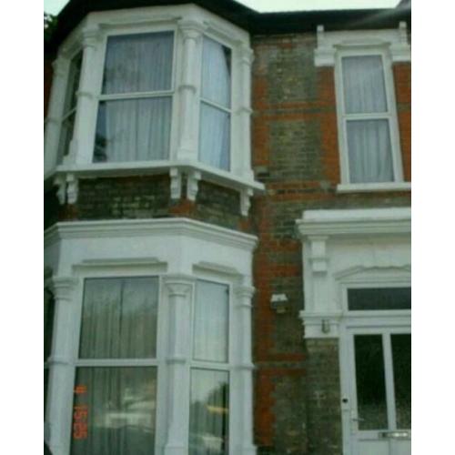 single room E11 Zone 3 Central Line