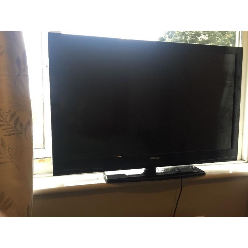 3D 46 inch flat screen tv with 3D blu ray player, glasses and google Chrome cast.