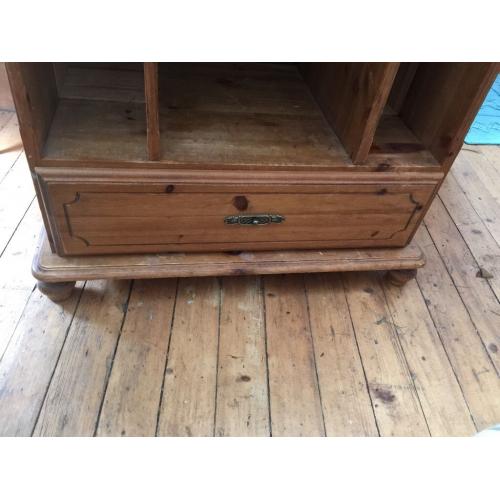 TV Pine Unit
