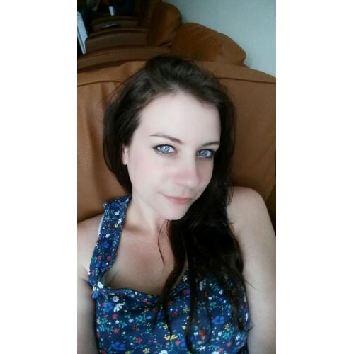 Female vocalist wants band!