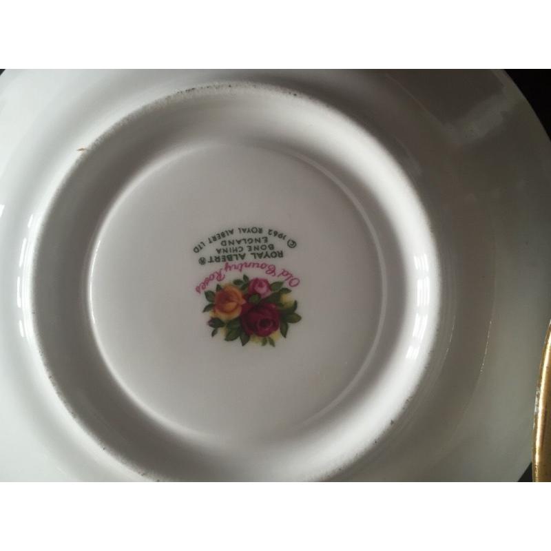 Royal Albert Old country Roses tea cup and saucers