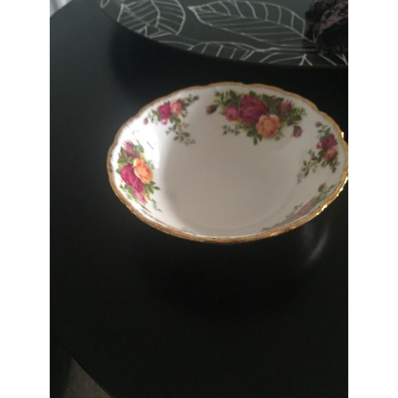 Royal Albert Old country Roses tea cup and saucers
