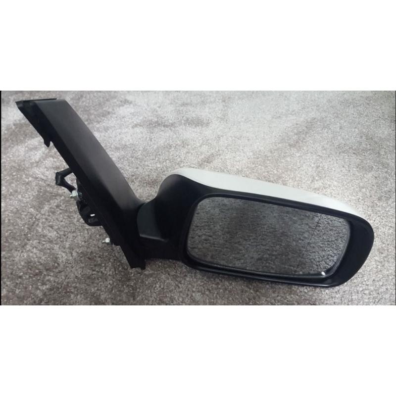 Toyota prius wing mirror 2004-2009 Drivers side