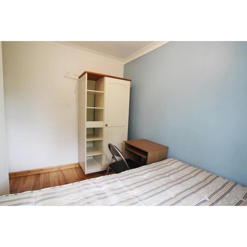 N. Beautiful DB Room in KING CROSS*NEXT TO EUROSTAR all inclusive *wifi +Cleaning