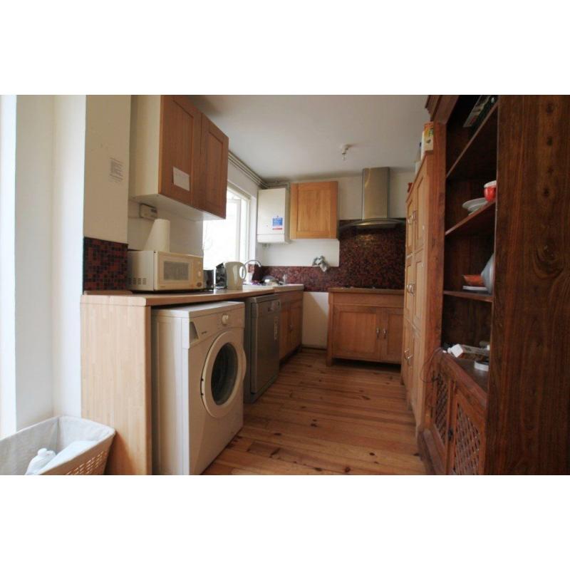 N. Beautiful DB Room in KING CROSS*NEXT TO EUROSTAR all inclusive *wifi +Cleaning