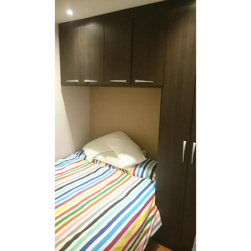 Flatmate required for double room to let in Balham/Tooting Bec in lovely 2 bed flat