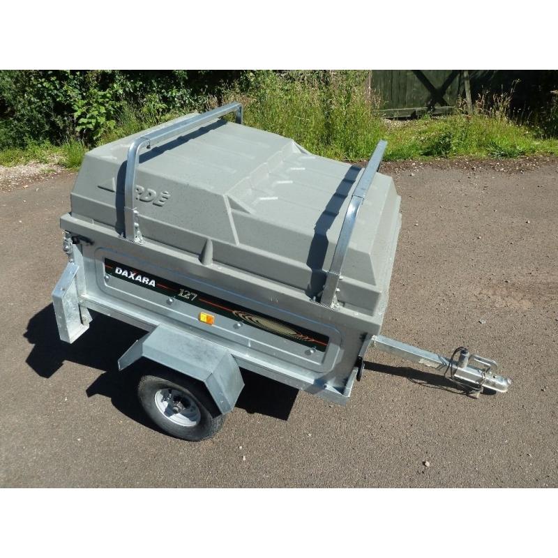 DAXARA Trailer 127 with ERDE ABS lockable hardtop cover and load bars