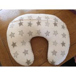 Breast feeding / nursing pillow Baroo
