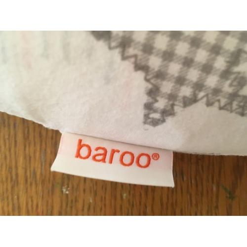 Breast feeding / nursing pillow Baroo