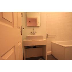D. Giant EN SUITE Double room in farringdon-Zone1 *all bills incl*