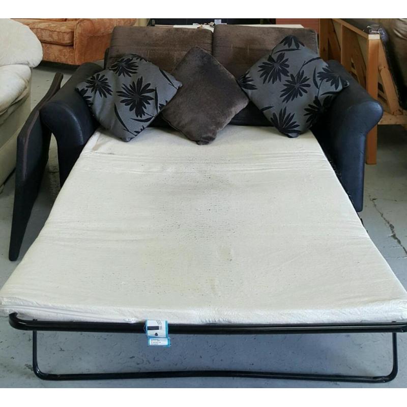 2 seater sofa bed in good condition can deliver