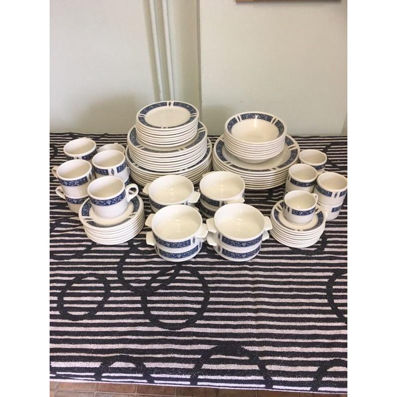 80 piece crockery set