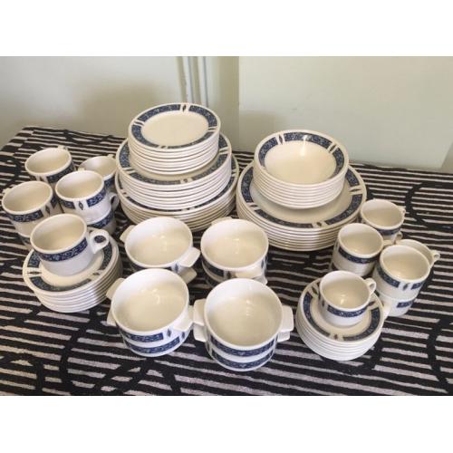 80 piece crockery set