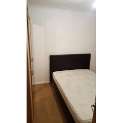 Great Double Room Single or Couple use