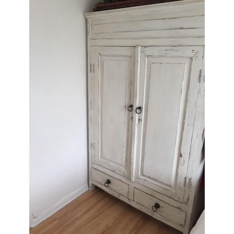 Lovely shabby chic wardrobe excellent condition