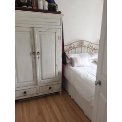 Lovely shabby chic wardrobe excellent condition