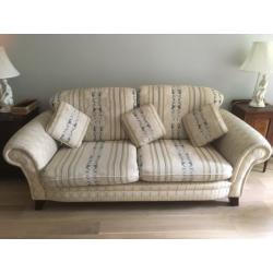 Luxury 4 piece suite. Good condition. 2 sofas and 2 armchairs