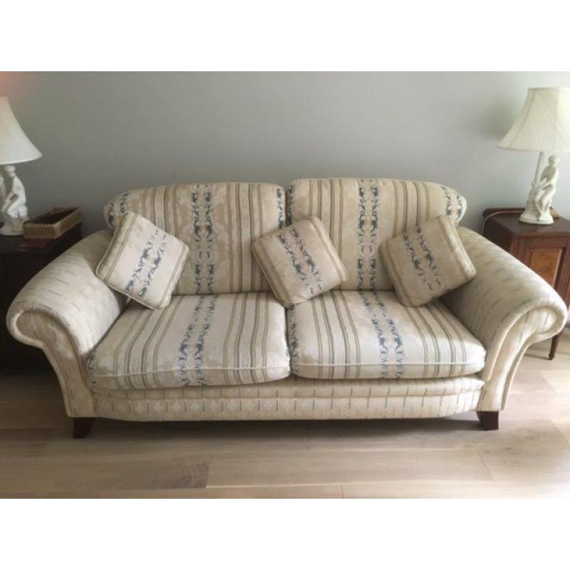 Luxury 4 piece suite. Good condition. 2 sofas and 2 armchairs