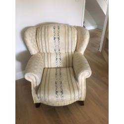 Luxury 4 piece suite. Good condition. 2 sofas and 2 armchairs