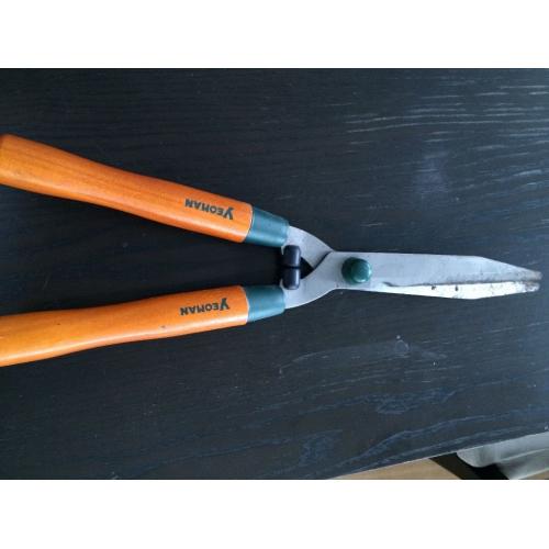 Yeoman Hedge Shear - hardly used