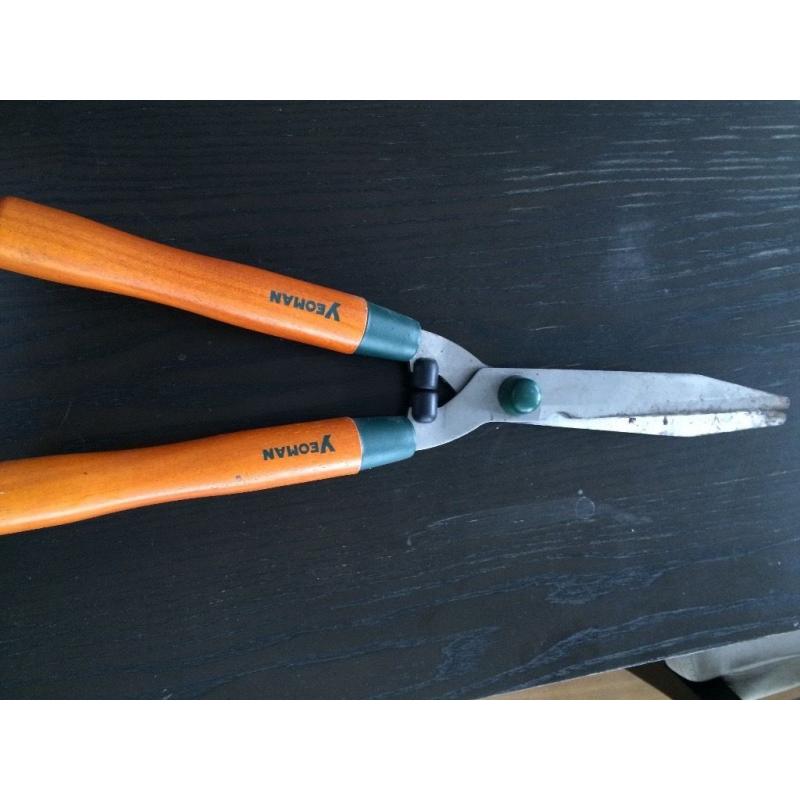 Yeoman Hedge Shear - hardly used