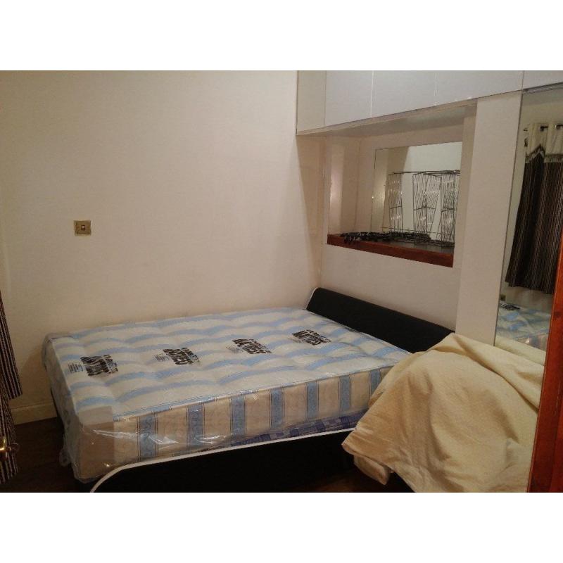 Double room for single person