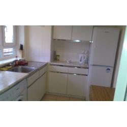 BRIXTON HILL ROOM WITH ALL BILLS IN AVAILABLE NOW