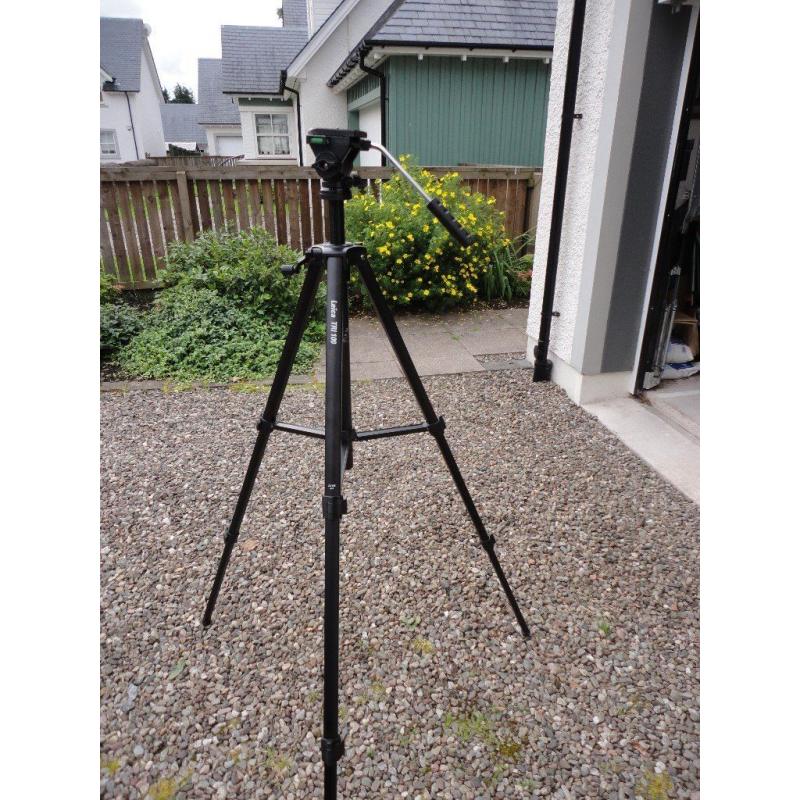 Leica Geosystems Trypod with Disto TM D8