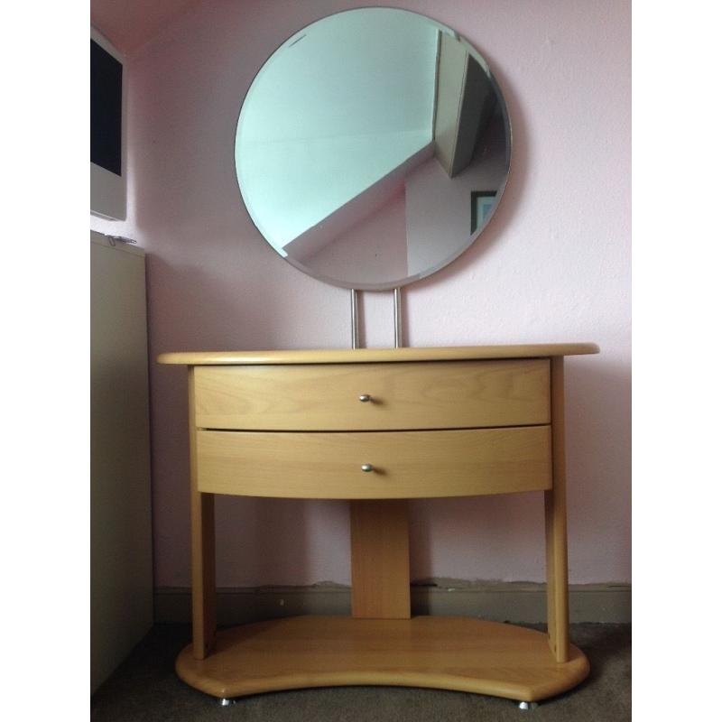 Modern Dressing Table with Large Mirror - great condition