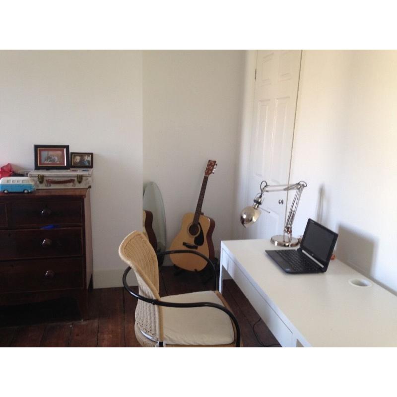 Lovely quiet double room to rent in house in Easton - bills included