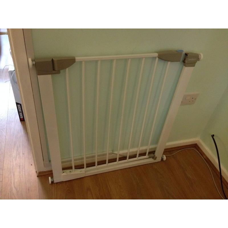 Lindam Pressure Fit Baby Safety Gate