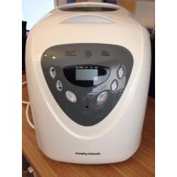 Breadmaker Morphy Richards 48285